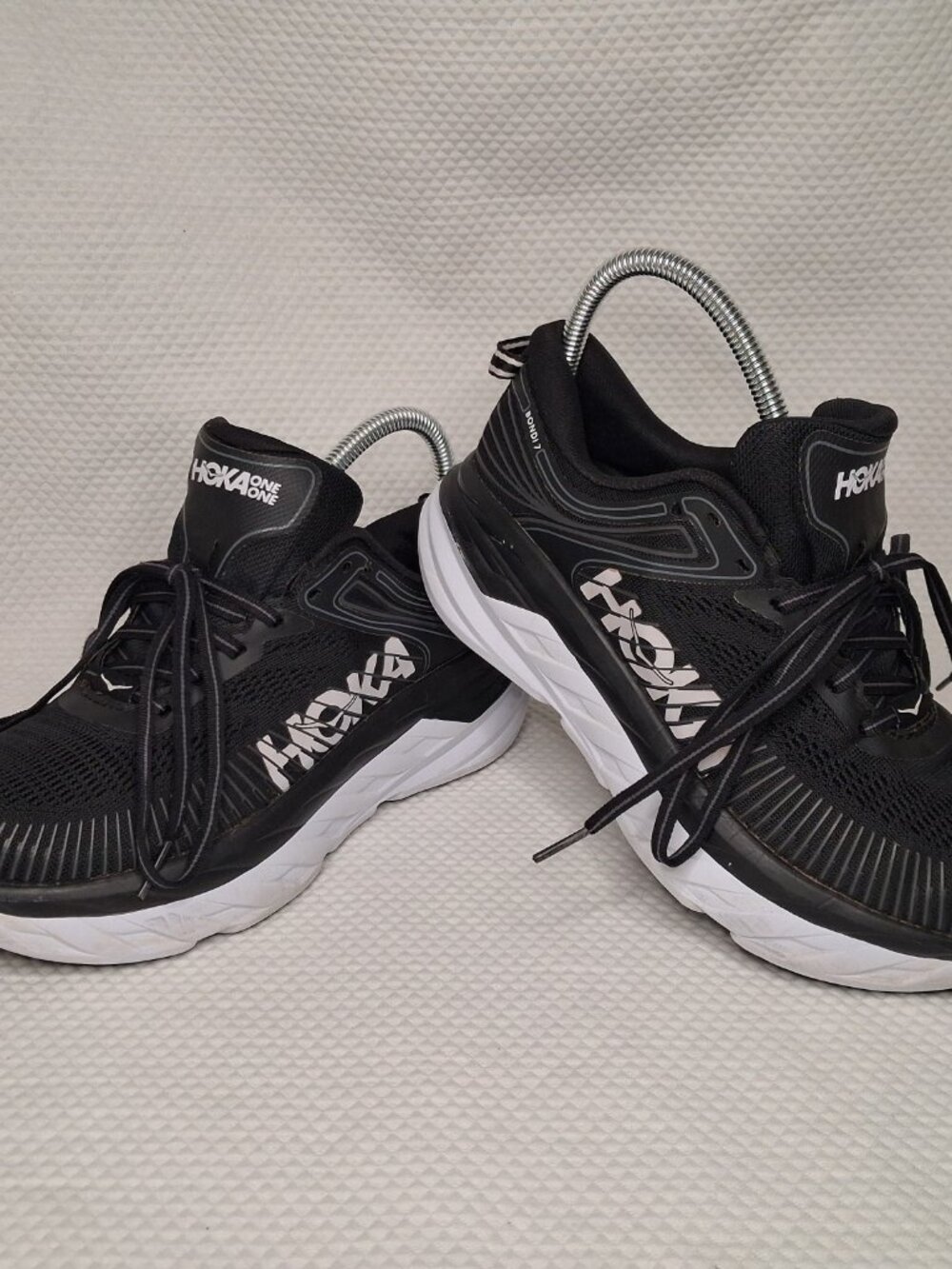 Hoka One One Bondi 7 Women's Running Shoes Black White Wide Size 7 EUC